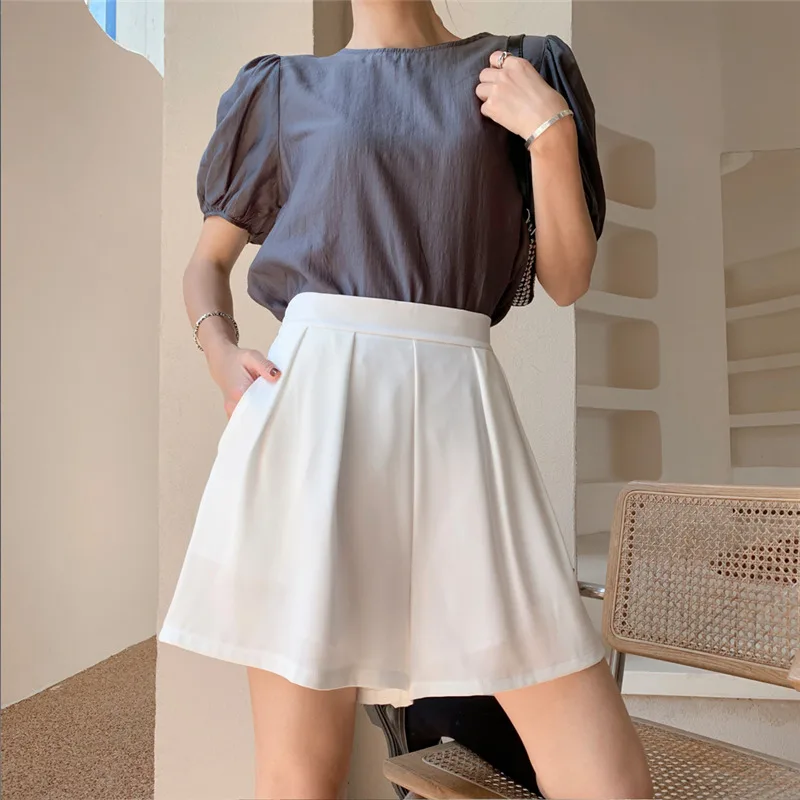 Limiguyue Female Shorts Solid Color Loose Wide Leg Short Trousers High Waisted A Line Shorts Women Pocket Pleated Bermuda K1615
Limiguyue Female Shorts Solid Color Loose Wide Leg Short Trousers High Waisted A Line Shorts Women Pocket Pleated Bermuda K1615