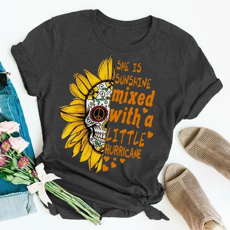 SHE IS SUNSHINE Sunflower Skull Prining Aesthetic Clothes Tops Vintage Short Sleeve Plus Size Woman Tshirts Ropa De Mujer
SHE IS SUNSHINE Sunflower Skull Prining Aesthetic Clothes Tops Vintage Short Sleeve Plus Size Woman Tshirts Ropa De Mujer
