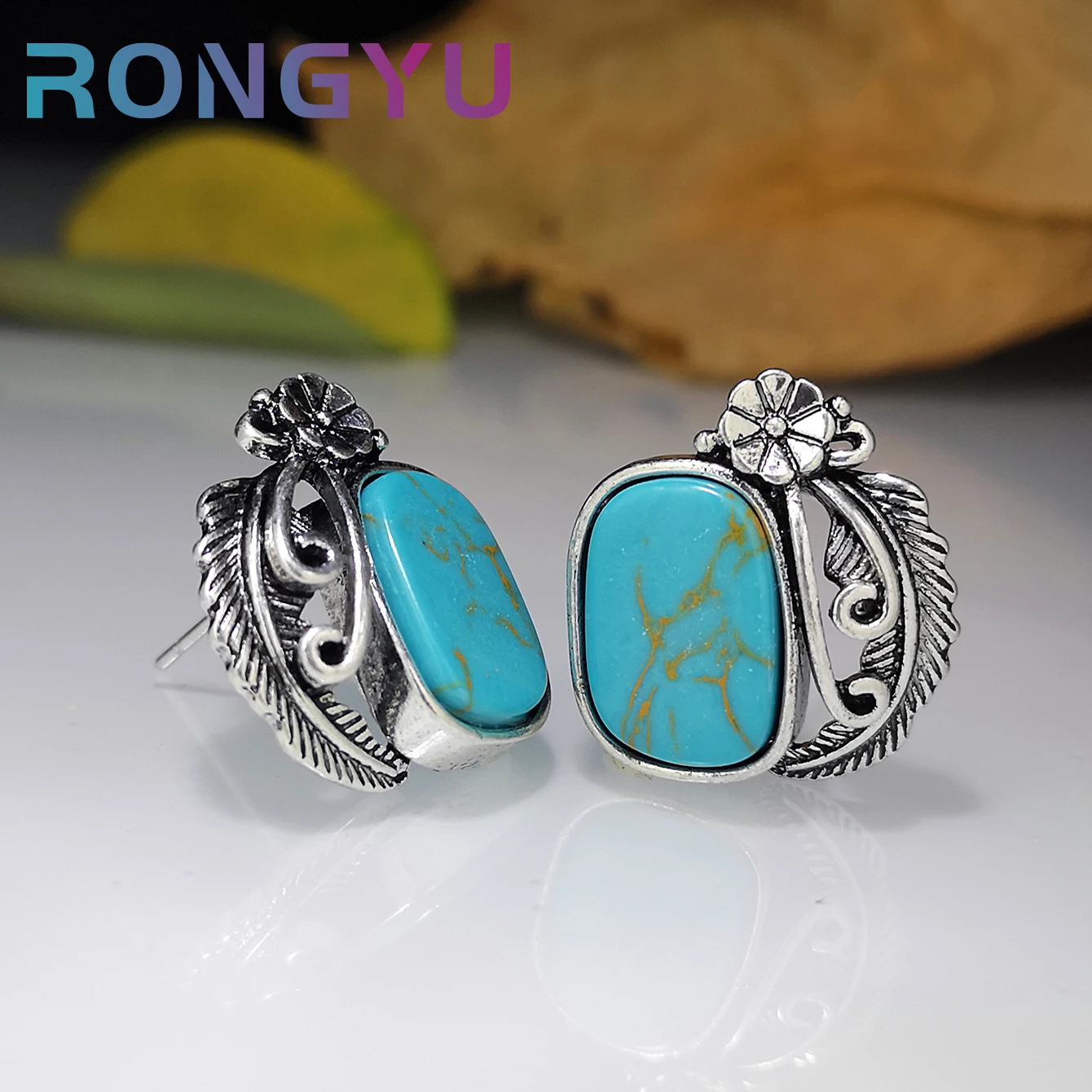 2021 New Creative Piercing Earrings Fashion Vintage Flower Leaf Boho Earring Fine Turquoise Pendant Ear Stud Female Jewelry Gift
2021 New Creative Piercing Earrings Fashion Vintage Flower Leaf Boho Earring Fine Turquoise Pendant Ear Stud Female Jewelry Gift