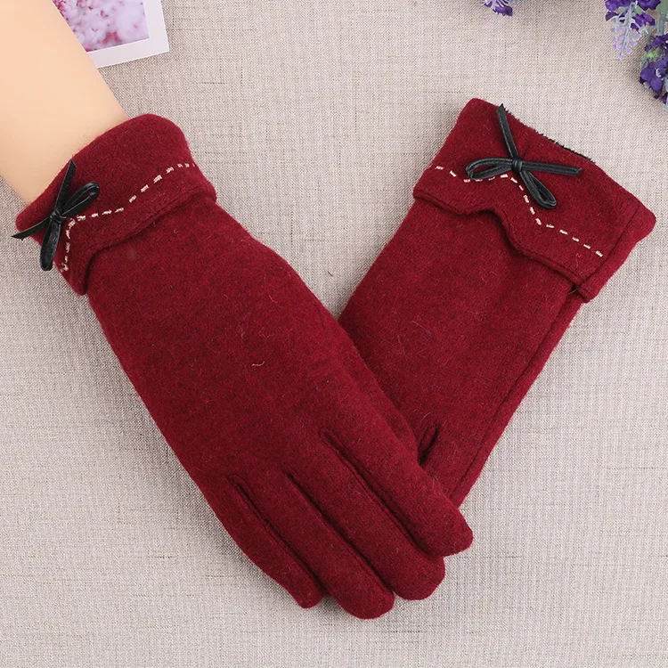 Solid Color Plus Velvet Thicken Mittens Leather Bow Dotted Wool Knit Touch Screen Gloves Outdoor Warm Cashmere Full Finger
Solid Color Plus Velvet Thicken Mittens Leather Bow Dotted Wool Knit Touch Screen Gloves Outdoor Warm Cashmere Full Finger