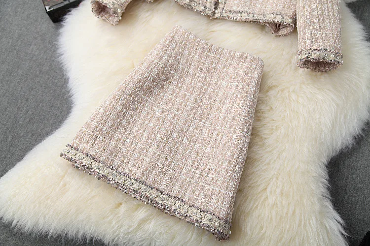 European and American women's clothing 2020 winter new style Long - sleeved beaded coat skirts Tweed fashion suit
European and American women's clothing 2020 winter new style Long - sleeved beaded coat skirts Tweed fashion suit