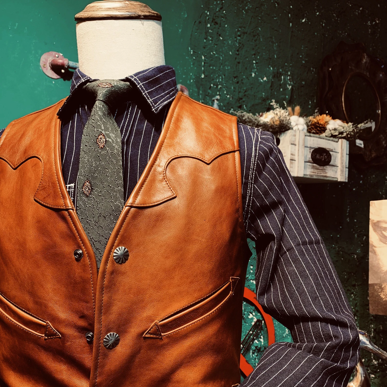 CDJ-38 Red Tornado Read Description! Asian Size Super High Quality Cowhide Waistcoat Stylish Genuine Italian Cow Leather Vest
CDJ-38 Red Tornado Read Description! Asian Size Super High Quality Cowhide Waistcoat Stylish Genuine Italian Cow Leather Vest