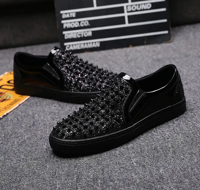 Luxury Brand Men loafers Black Diamond Rhinestones Spikes men shoes Rivets Casual Flats sneakers wholesale
Luxury Brand Men loafers Black Diamond Rhinestones Spikes men shoes Rivets Casual Flats sneakers wholesale