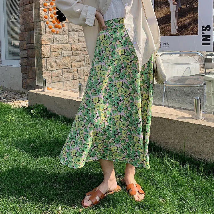 Floral skirt women's mid length high waist A-line skirt shows thin and covers the crotch
Floral skirt women's mid length high waist A-line skirt shows thin and covers the crotch