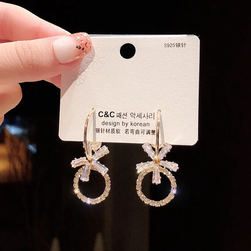 S925 Silvers Needle Temperament Long Metal Dangle Earrings Circle Korean Jewellery for Women Drop Shipping 
S925 Silvers Needle Temperament Long Metal Dangle Earrings Circle Korean Jewellery for Women Drop Shipping