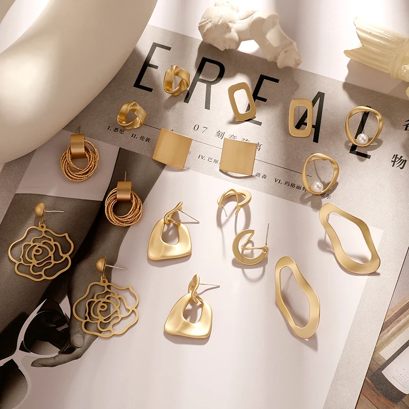 Vintage minimalist style Metal punk stud earring new tide temperament contracted Hyperbole earrings for women Jewelry Making
Vintage minimalist style Metal punk stud earring new tide temperament contracted Hyperbole earrings for women Jewelry Making