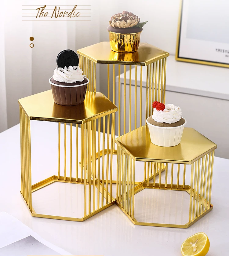 Multipurpose Glossy Gold Iron Rack Metal Stand for Wedding Flower Table Centerpieces Birthday Party Cake Candle Crafts Holder
Multipurpose Glossy Gold Iron Rack Metal Stand for Wedding Flower Table Centerpieces Birthday Party Cake Candle Crafts Holder