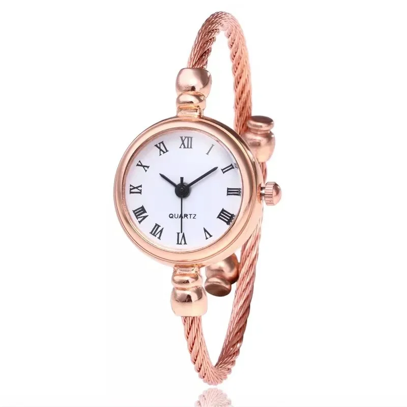NEW style watch Small Gold Bracelet Luxury Stainless Steel Retro Quartz Wristwatches Simplicity Fashion Casual Women's Watches
NEW style watch Small Gold Bracelet Luxury Stainless Steel Retro Quartz Wristwatches Simplicity Fashion Casual Women's Watches