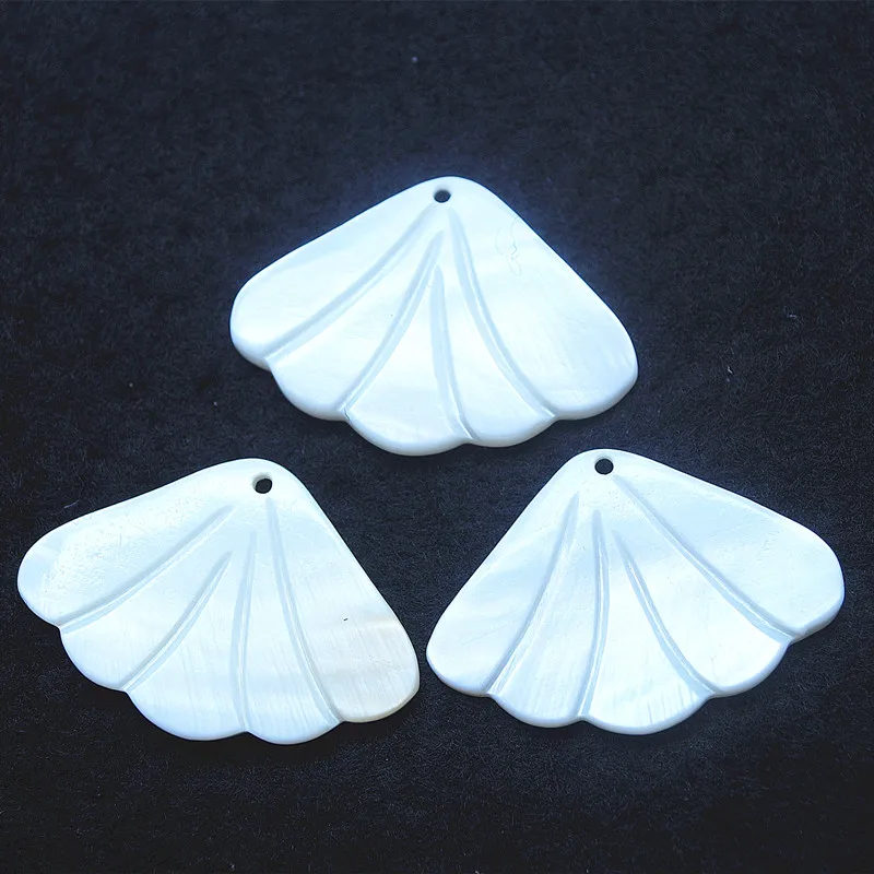 5pcs white shell pendants carving mother of pearl white colors size 35x25mm fan shapes freshwater shell for women bracelets maki
5pcs white shell pendants carving mother of pearl white colors size 35x25mm fan shapes freshwater shell for women bracelets maki