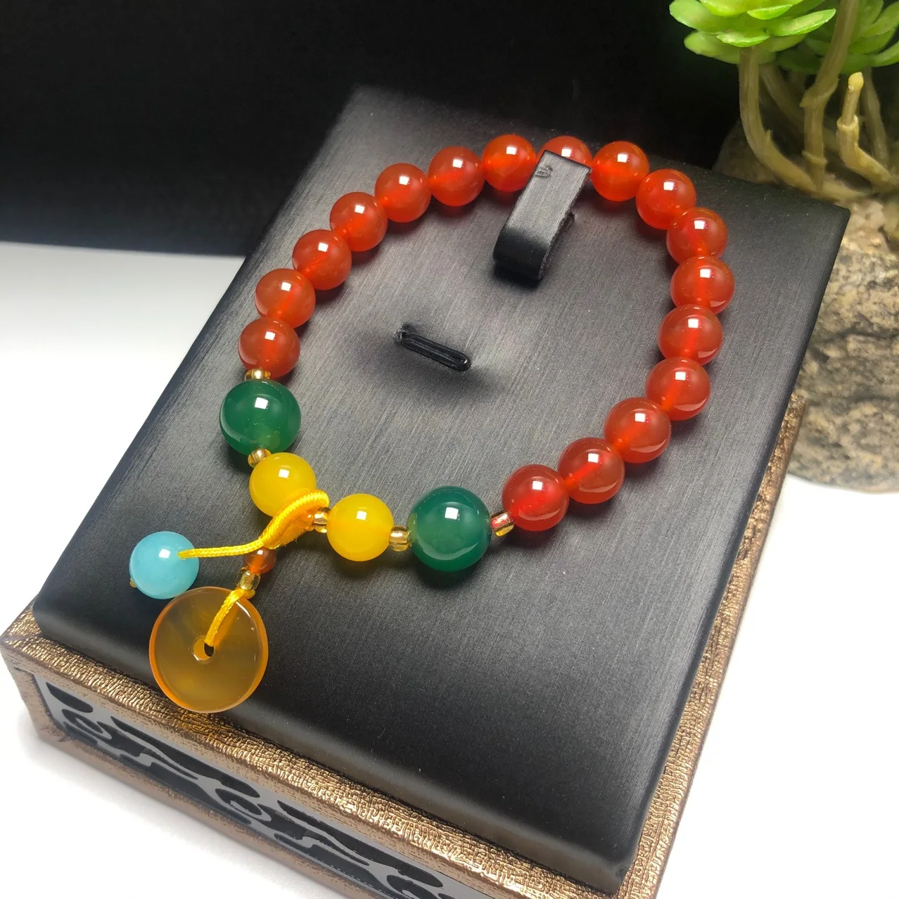 Vintage Natural Stone Bead Red Agate Yellow Chalcedony Donut Pendant Bracelet Yoga Jewelry For Women Bangle Wholesale
Vintage Natural Stone Bead Red Agate Yellow Chalcedony Donut Pendant Bracelet Yoga Jewelry For Women Bangle Wholesale