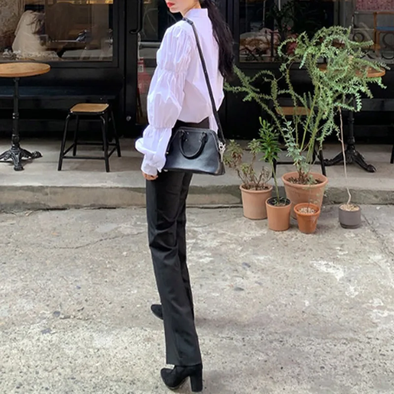 Lady Shirts Pleated Turn Down Collar Single Breasted Oversize 2021 New Spring Retro Women White Elegant Shirt Puff Long Sleeve
Lady Shirts Pleated Turn Down Collar Single Breasted Oversize 2021 New Spring Retro Women White Elegant Shirt Puff Long Sleeve