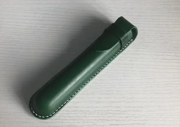 Handmade 100% Genuine Italian vegetable tanned hide Leather Pen Pouch, Pen Case,Luxury Pen Bag
Handmade 100% Genuine Italian vegetable tanned hide Leather Pen Pouch, Pen Case,Luxury Pen Bag