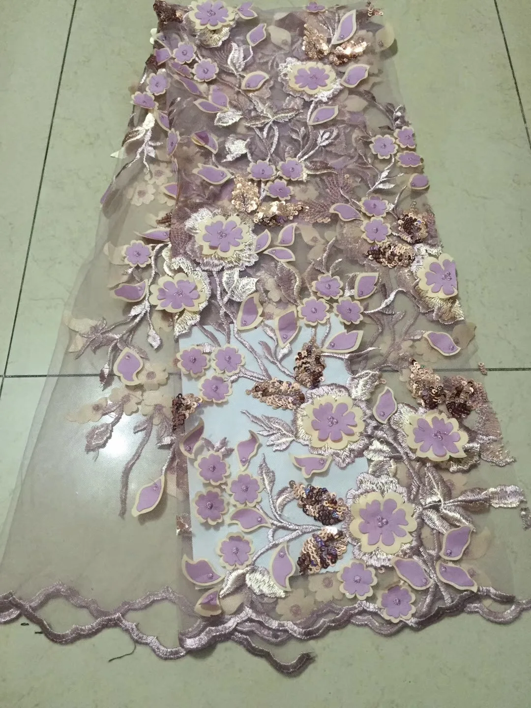 African Lace Fabric 2021 Embroidered Nigerian Laces Fabric Bridal High Quality French Tulle Lace Fabric For Women
African Lace Fabric 2021 Embroidered Nigerian Laces Fabric Bridal High Quality French Tulle Lace Fabric For Women