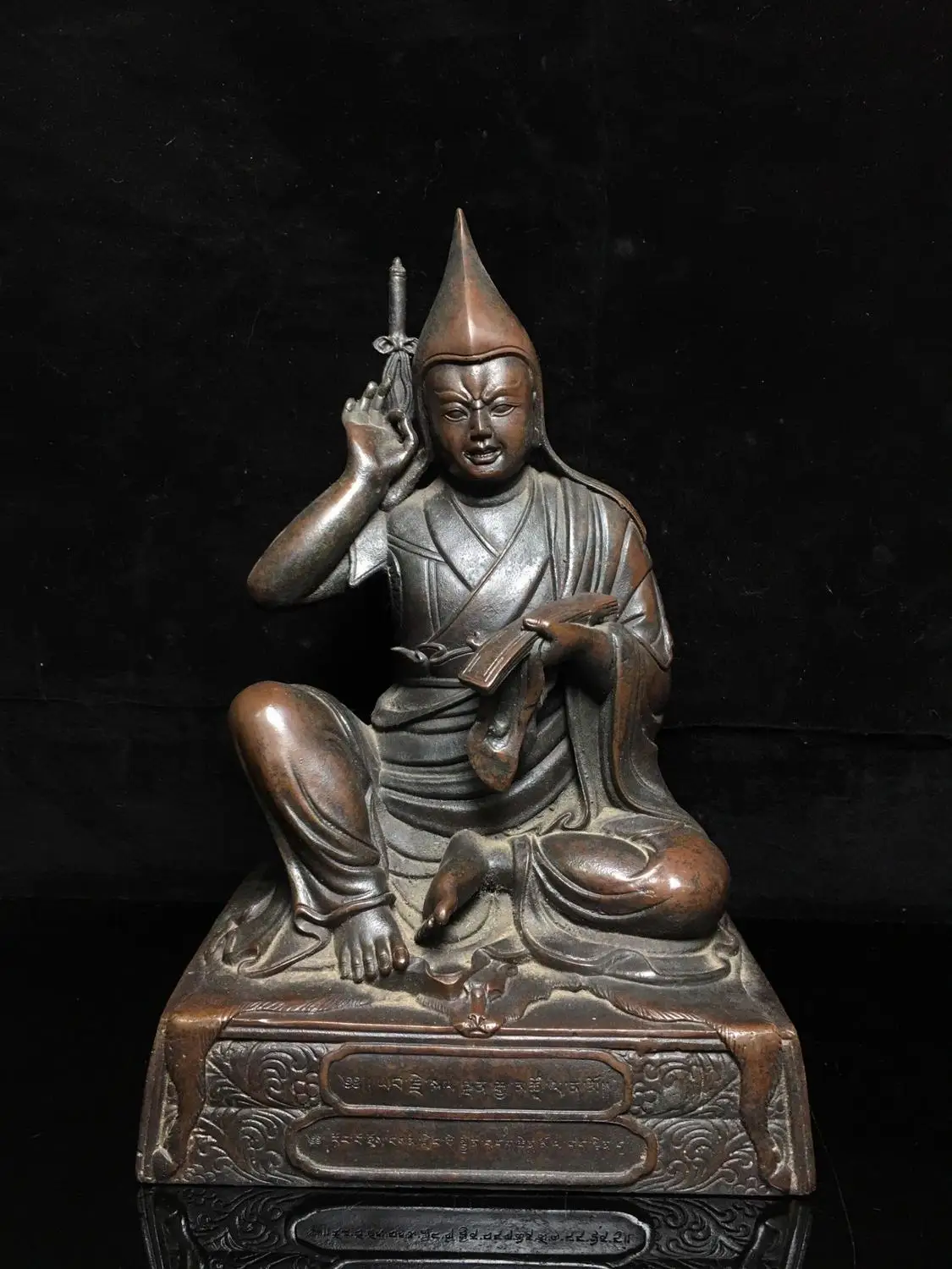 12" Tibet Buddhism Temple Old Bronze Tsongkhapa Buddha Statue Avalokitesvara Amitabha statue
12" Tibet Buddhism Temple Old Bronze Tsongkhapa Buddha Statue Avalokitesvara Amitabha statue