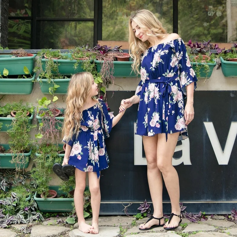 Family Matching Outfits Women Girls Dresses Fashion Parent Child Mother Daughter One Shoulder Printed Ruffle Short Dress
Family Matching Outfits Women Girls Dresses Fashion Parent Child Mother Daughter One Shoulder Printed Ruffle Short Dress