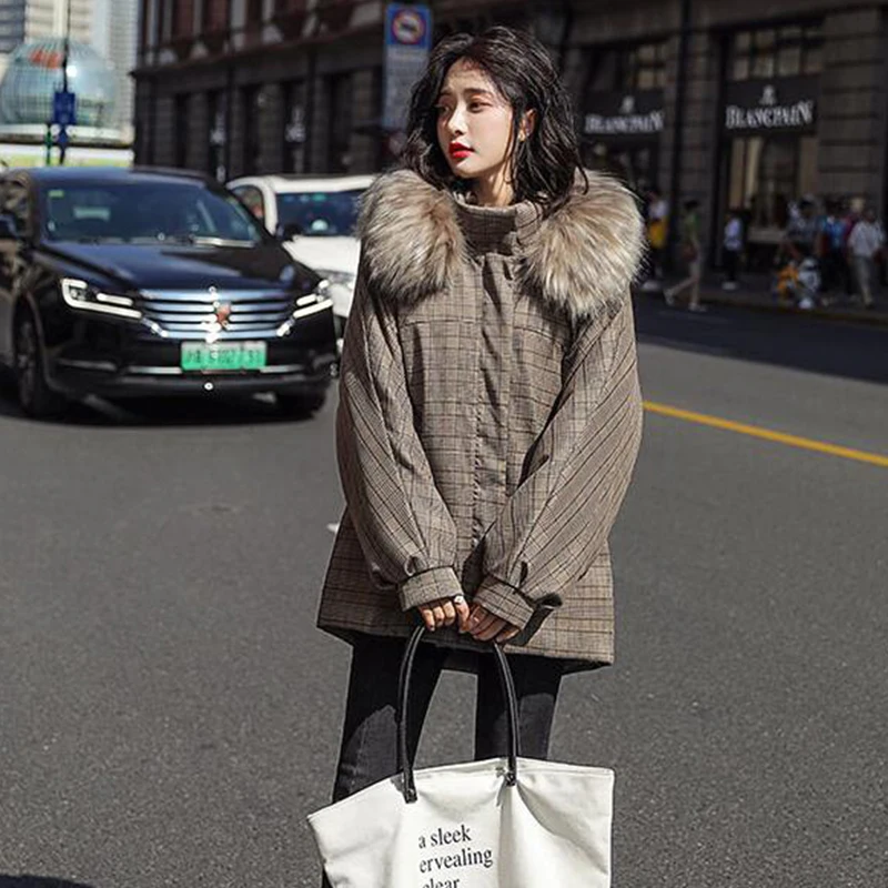 Hirsionsan Coat Winter Women Lattice Turn-down Collar Bread Service Fur Collar Asymmetry Hooded Jacket Thicken Female Outerwear
Hirsionsan Coat Winter Women Lattice Turn-down Collar Bread Service Fur Collar Asymmetry Hooded Jacket Thicken Female Outerwear