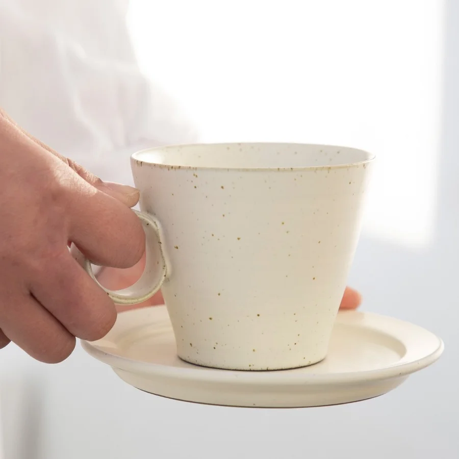 Creative White Mug Breakfast Milk Tea Reusable travel Vintage Ceramic Mug espresso Nordic Tazas Para Cafe Kitchenware DL50MK
Creative White Mug Breakfast Milk Tea Reusable travel Vintage Ceramic Mug espresso Nordic Tazas Para Cafe Kitchenware DL50MK