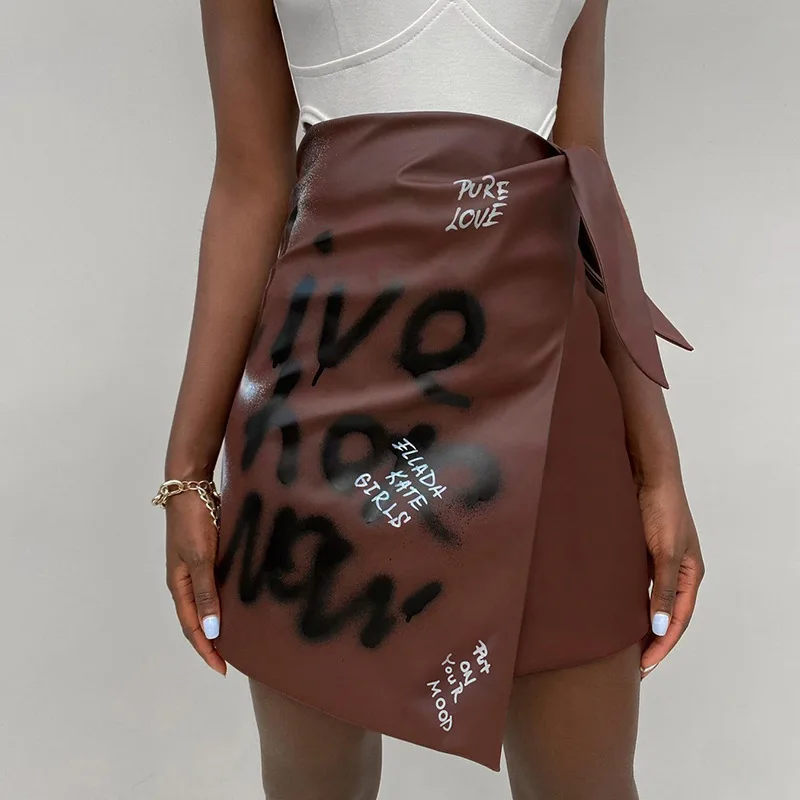 Women's Y2K Half-length Skirt New Leather Skirt Slim Sexy Commuter Style Leather Printed Half-length Short Skirt Bag Hip Skirt
Women's Y2K Half-length Skirt New Leather Skirt Slim Sexy Commuter Style Leather Printed Half-length Short Skirt Bag Hip Skirt