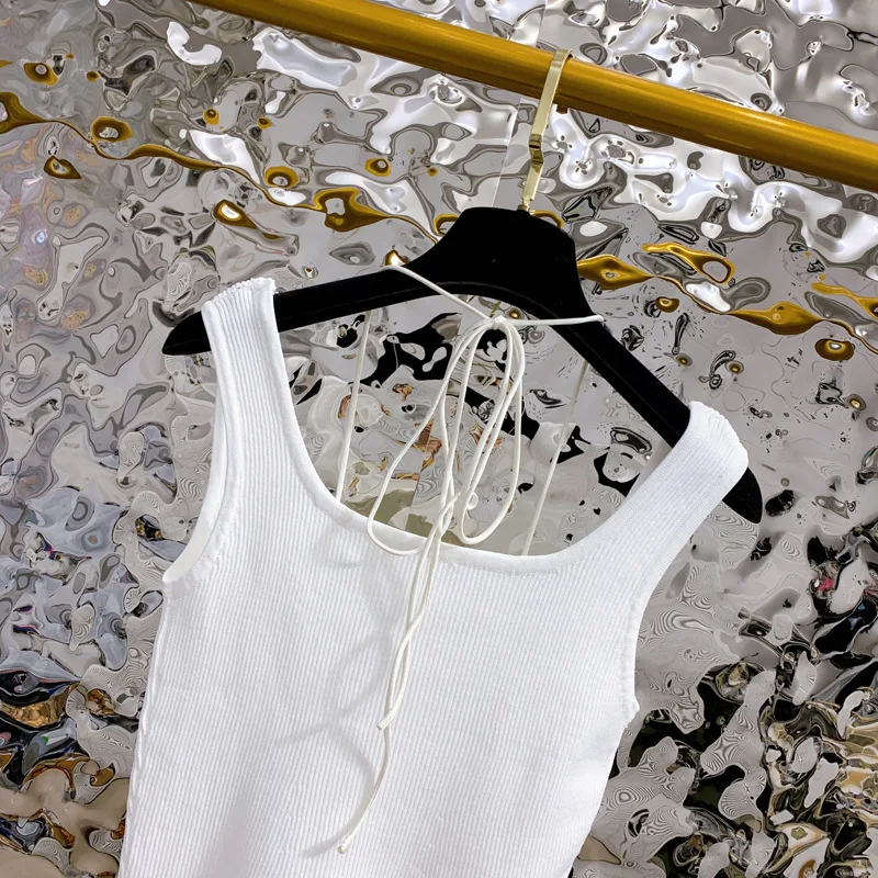 French Summer New Knitted Vest Stitching Pleated Slimming Large Elastic Sleeveless Knitwear Women White Short Halter Top
French Summer New Knitted Vest Stitching Pleated Slimming Large Elastic Sleeveless Knitwear Women White Short Halter Top