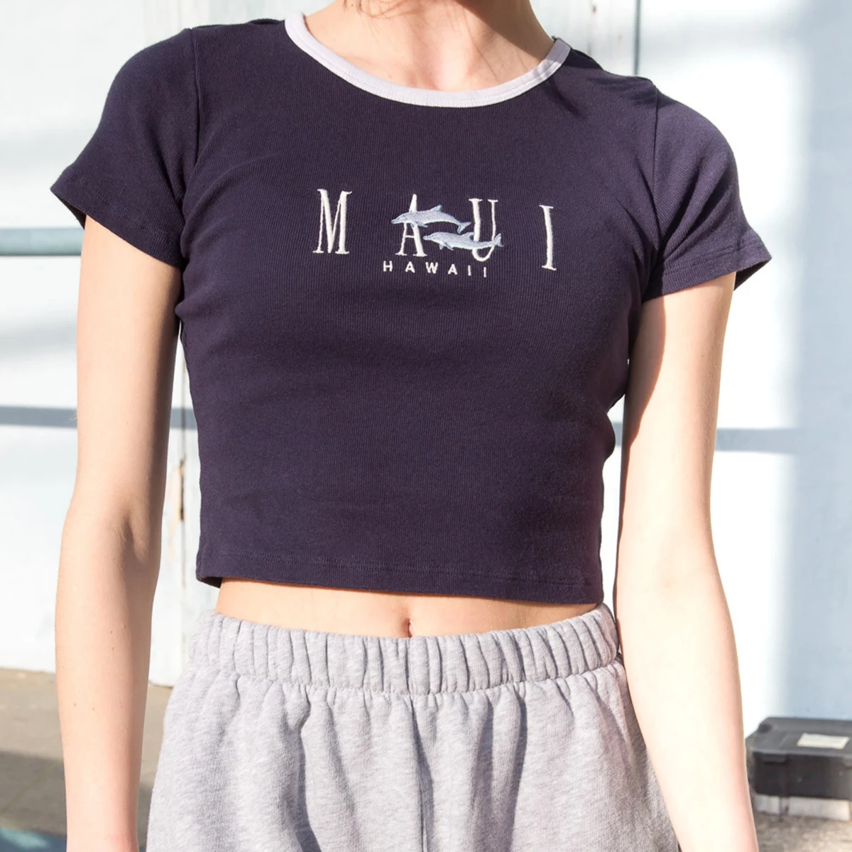 Vintage Casual Dolphin Embroidery Crop Tops Women New Graphic Short Sleeve Cotton T Shirts Summer Sexy Slim Tee Tops Women 2020
Vintage Casual Dolphin Embroidery Crop Tops Women New Graphic Short Sleeve Cotton T Shirts Summer Sexy Slim Tee Tops Women 2020
