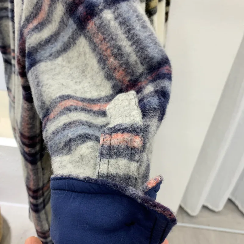 2021 Autumn Winter Women Coats Korean Turn Down Collar Wool Cashmere Plaid Elegant Jacket Long Plus Size Manteau Hiver Femme
2021 Autumn Winter Women Coats Korean Turn Down Collar Wool Cashmere Plaid Elegant Jacket Long Plus Size Manteau Hiver Femme