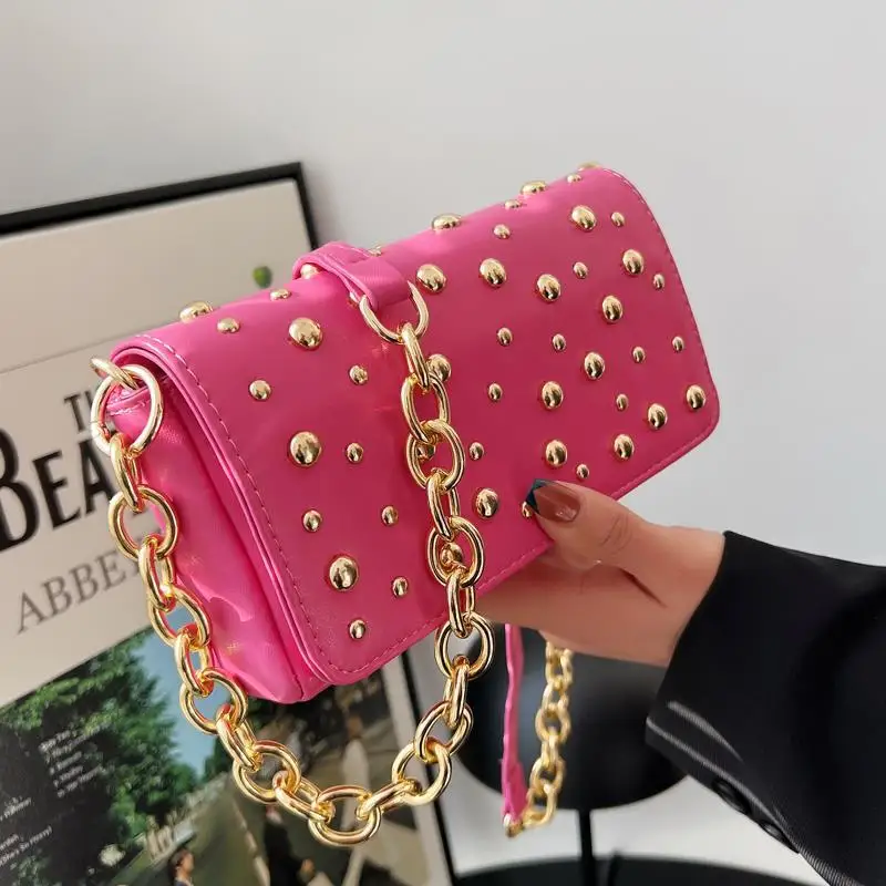 Women'S Leather Chain Shoulder Bag With Rivet Shoulder Strap Handbag For Women 2022 Designer Luxury Pink Green Crossbody Bags
Women'S Leather Chain Shoulder Bag With Rivet Shoulder Strap Handbag For Women 2022 Designer Luxury Pink Green Crossbody Bags