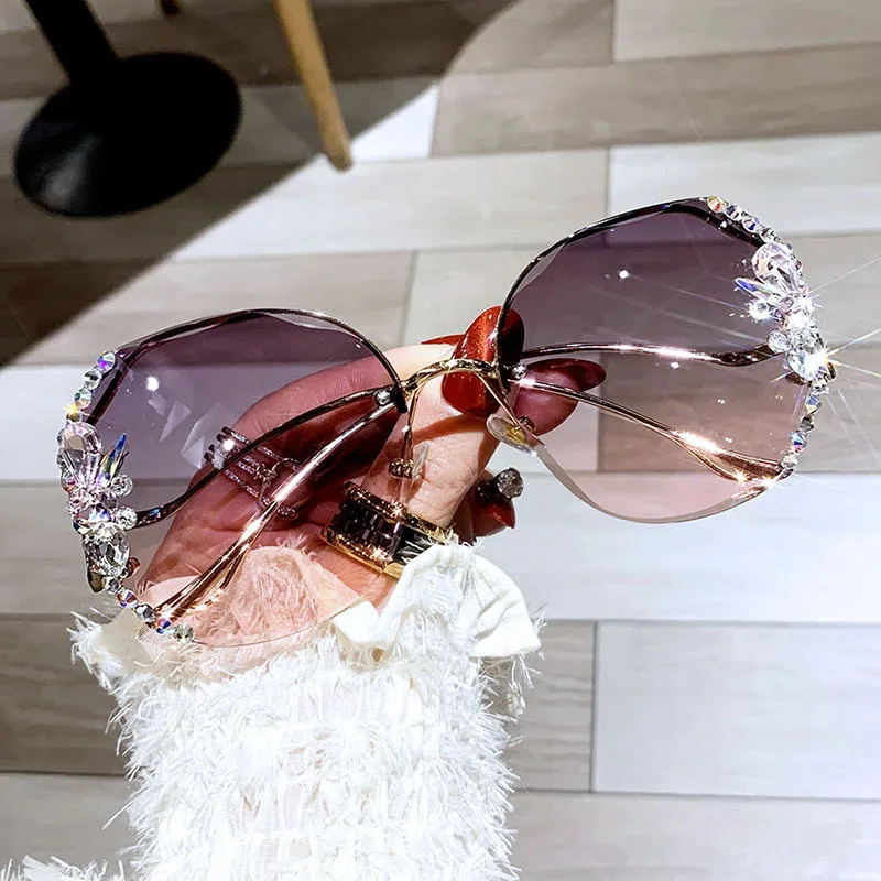 

Diamond Large Frame Sunglasses Women's 2021 new diamond inlaid women's Sunglasses sunscreen anti ultraviolet big face thin