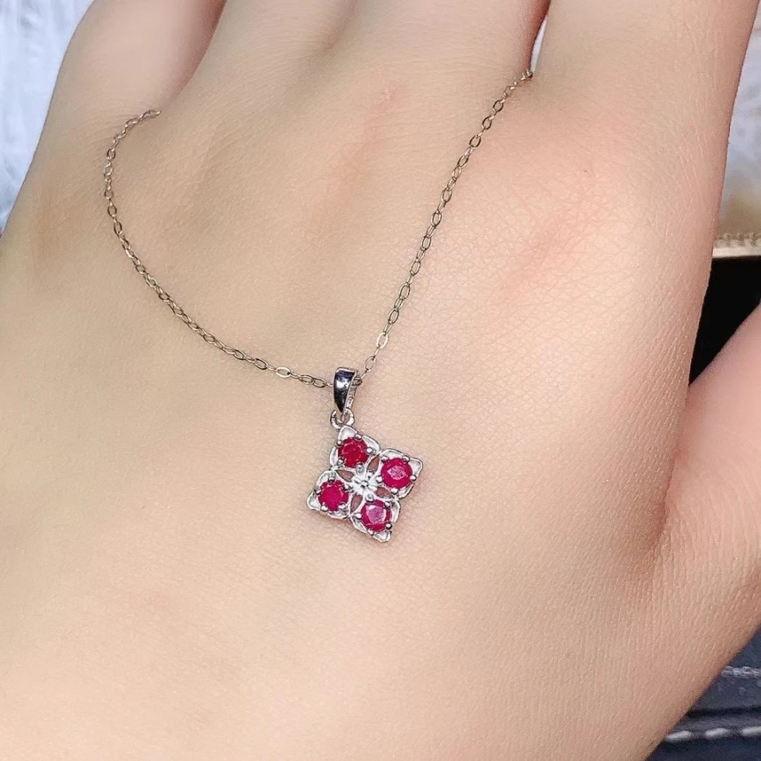 grace cute Clover natural red ruby gem pendant S925 silver Natural gemstone Pendant Necklace women wedding gift fine jewelry
grace cute Clover natural red ruby gem pendant S925 silver Natural gemstone Pendant Necklace women wedding gift fine jewelry