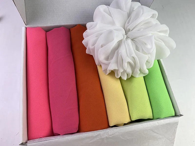 Summer New Neon Colors Chiffon Scarf Wrap Solid Color Shawls Headband Hijabs Set Headscarf Foulard With Packing BOX
Summer New Neon Colors Chiffon Scarf Wrap Solid Color Shawls Headband Hijabs Set Headscarf Foulard With Packing BOX