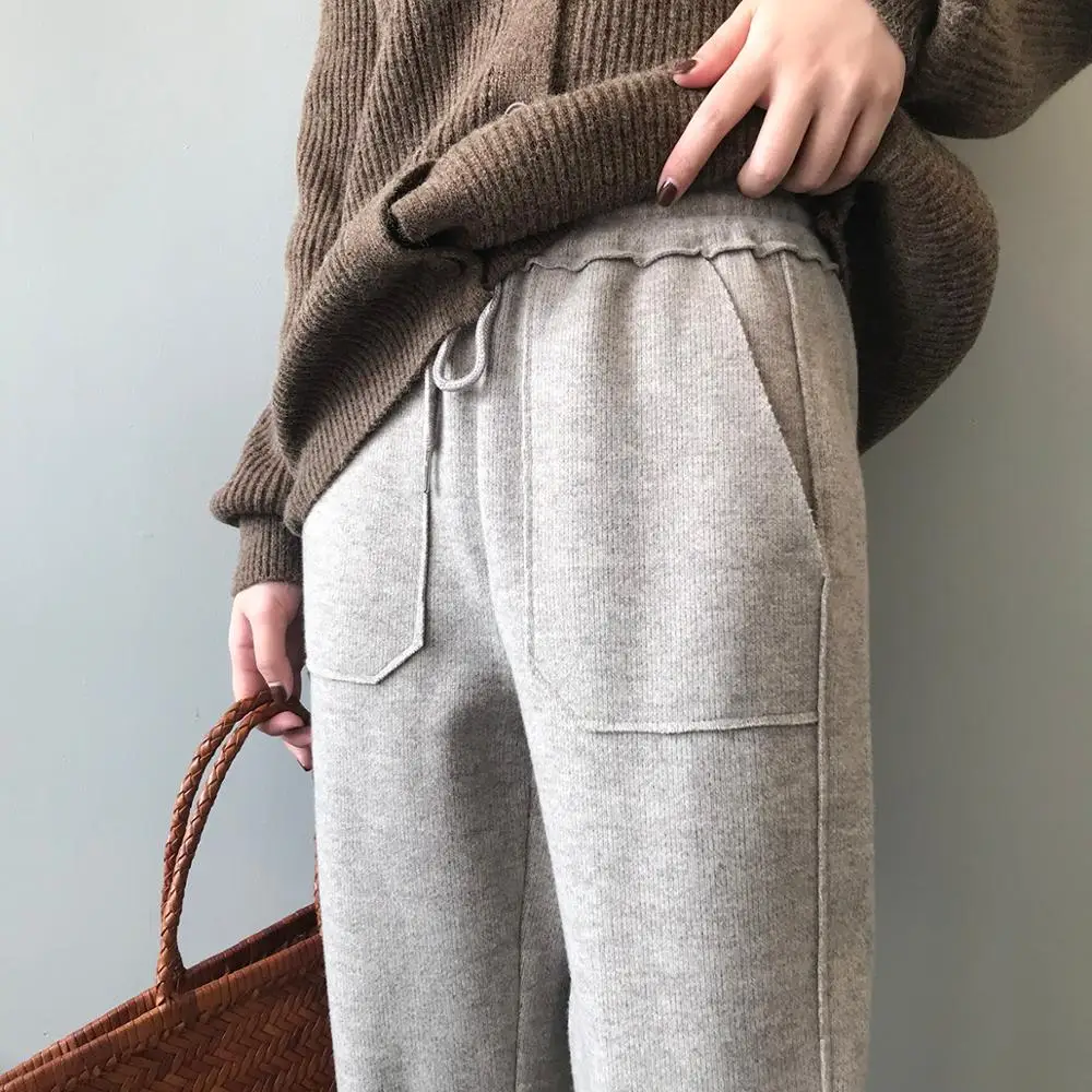 Knit fabric casual pants 2020 Autumn/winter women's elastic waistband fashionable old-fashioned solid thickened straight pants
Knit fabric casual pants 2020 Autumn/winter women's elastic waistband fashionable old-fashioned solid thickened straight pants
