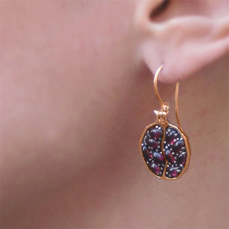 Fruit Half Pomegranate Pendant Earrings Women's Earrings New Fashion Metal Crystal Inlaid Earrings Accessories Party Jewelry
Fruit Half Pomegranate Pendant Earrings Women's Earrings New Fashion Metal Crystal Inlaid Earrings Accessories Party Jewelry