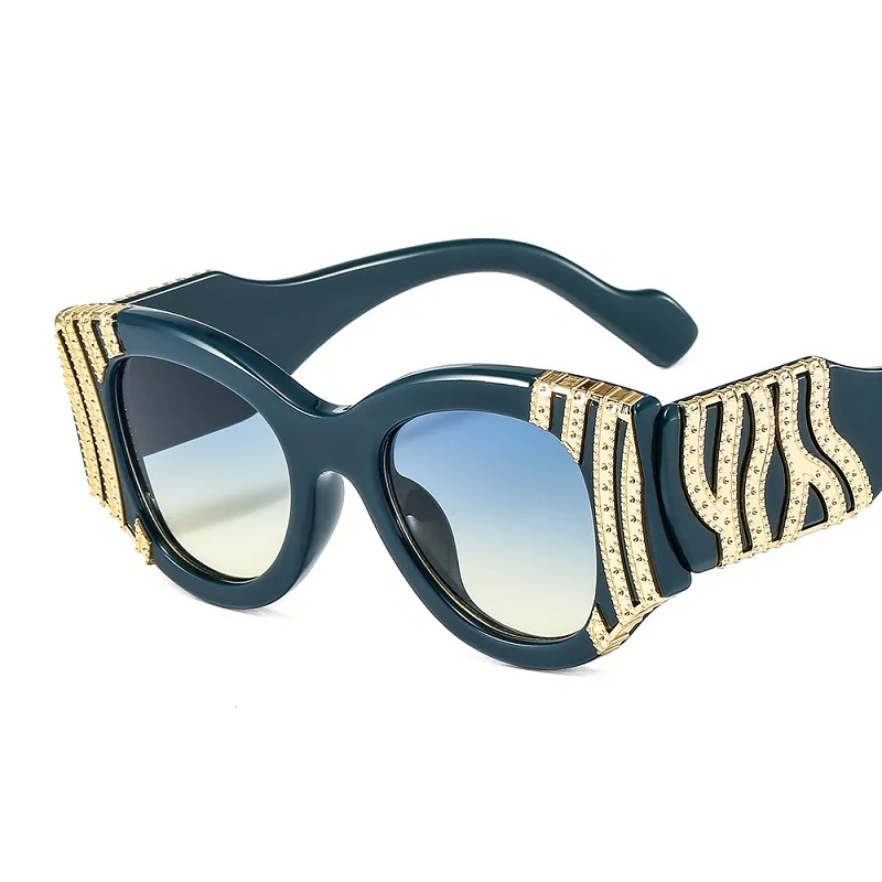 2021 NEW Fashion Cat Eye Women Luxury Metal Decoration Sunglasses Vintage Gradient Lens Eyewear Men Sun Glasses Shades UV400
2021 NEW Fashion Cat Eye Women Luxury Metal Decoration Sunglasses Vintage Gradient Lens Eyewear Men Sun Glasses Shades UV400