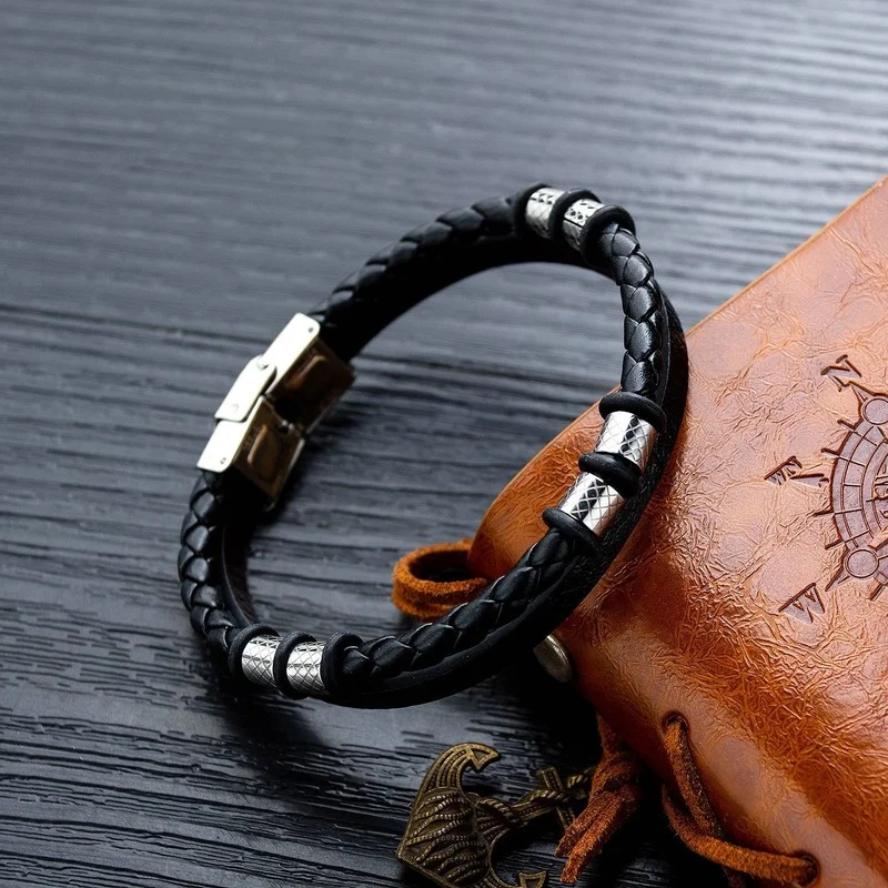 Custom signature gift Leather bracelet Cowhide woven double layer Men's leather bracelet Stainless steel wristband Wearable
Custom signature gift Leather bracelet Cowhide woven double layer Men's leather bracelet Stainless steel wristband Wearable