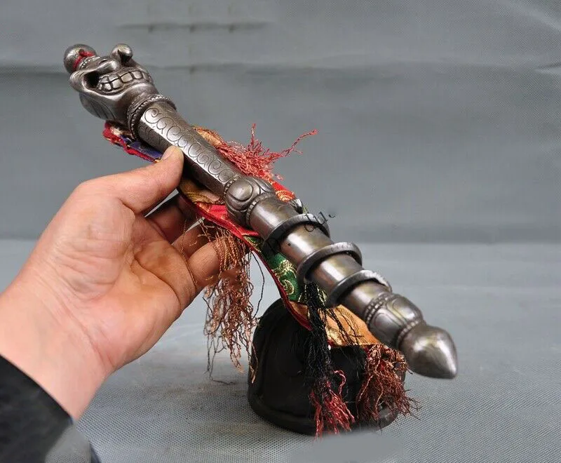 wedding decoration Old Tibetan Buddhism Meteorite iron Skull snake Vajra Vajra Dorje Phurpa statue
wedding decoration Old Tibetan Buddhism Meteorite iron Skull snake Vajra Vajra Dorje Phurpa statue