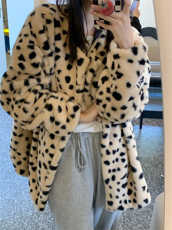 Port Leopard Print Coat Autumn Winter Net Red Loose Thickened Warm Mink Proof Wool Top Women's Fashion
Port Leopard Print Coat Autumn Winter Net Red Loose Thickened Warm Mink Proof Wool Top Women's Fashion