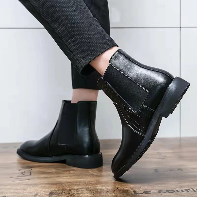 Men's High Top Leather Shoes New Youth Fashion Leisure And Versatile Comfortable Cover Toe Pointed Men's Leather Shoes
Men's High Top Leather Shoes New Youth Fashion Leisure And Versatile Comfortable Cover Toe Pointed Men's Leather Shoes