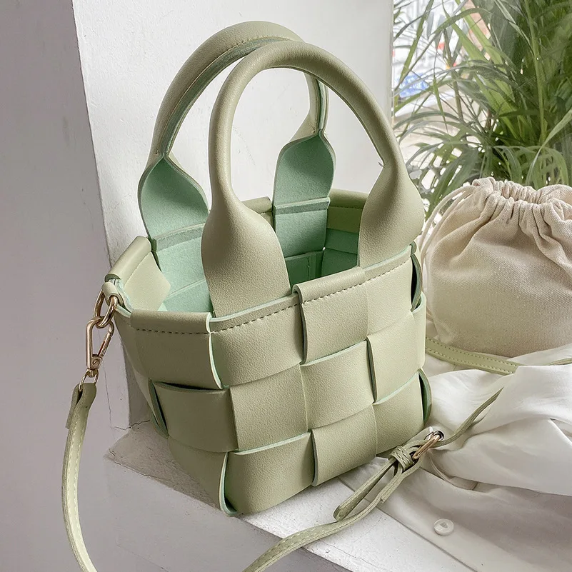 Brand Designer Ladies Summer Woven Bucket Bag 2021 New Trendy Fashion Female Bag Net Red Messenger Bag Female Wild Shoulder Bag
Brand Designer Ladies Summer Woven Bucket Bag 2021 New Trendy Fashion Female Bag Net Red Messenger Bag Female Wild Shoulder Bag