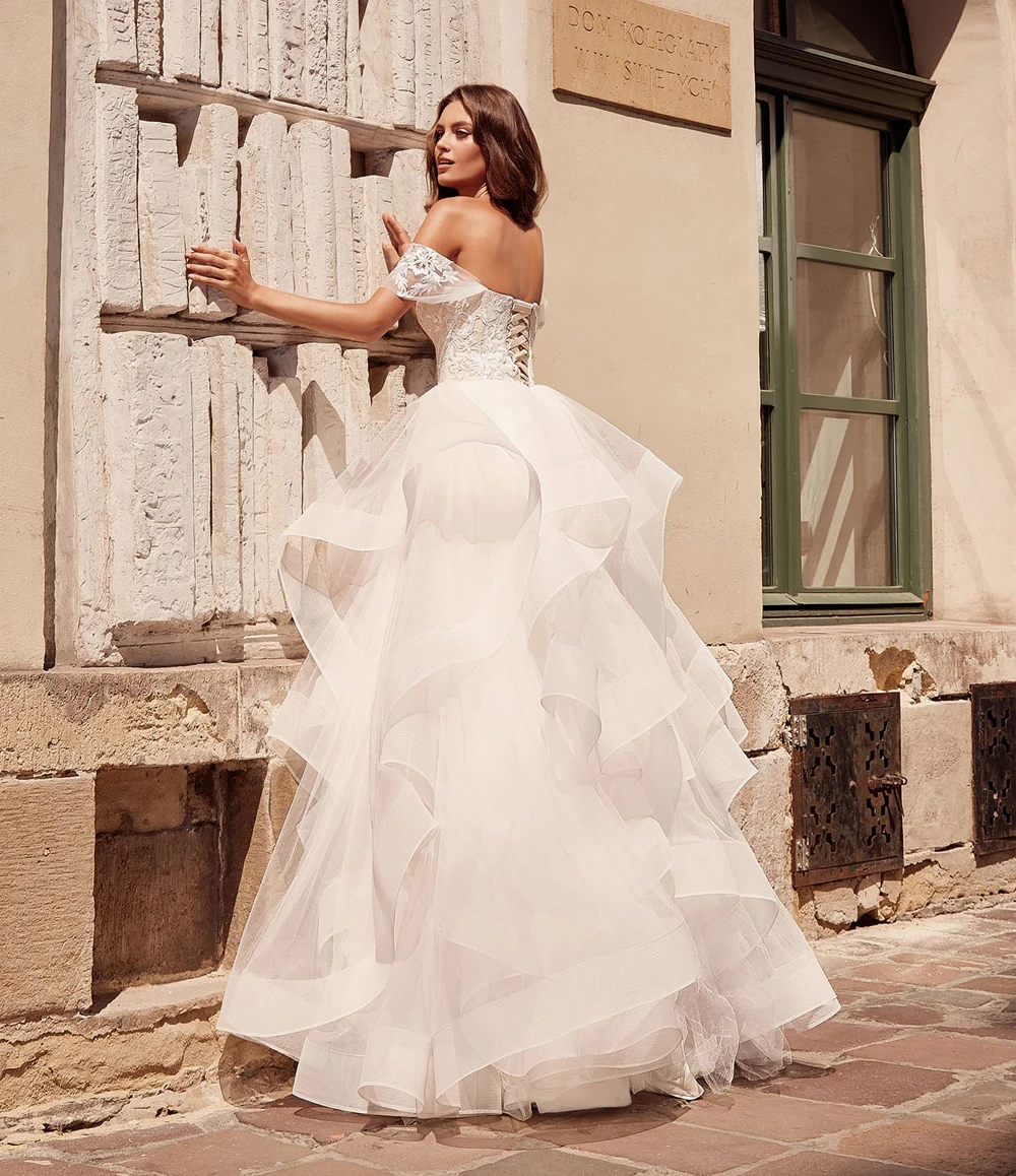 Off-shoulder Princess Wedding Dress with Appliques Cascading Ruffles Puffy Tulle Bridal Gown 2020 Vestidos de Novia Mariage
Off-shoulder Princess Wedding Dress with Appliques Cascading Ruffles Puffy Tulle Bridal Gown 2020 Vestidos de Novia Mariage