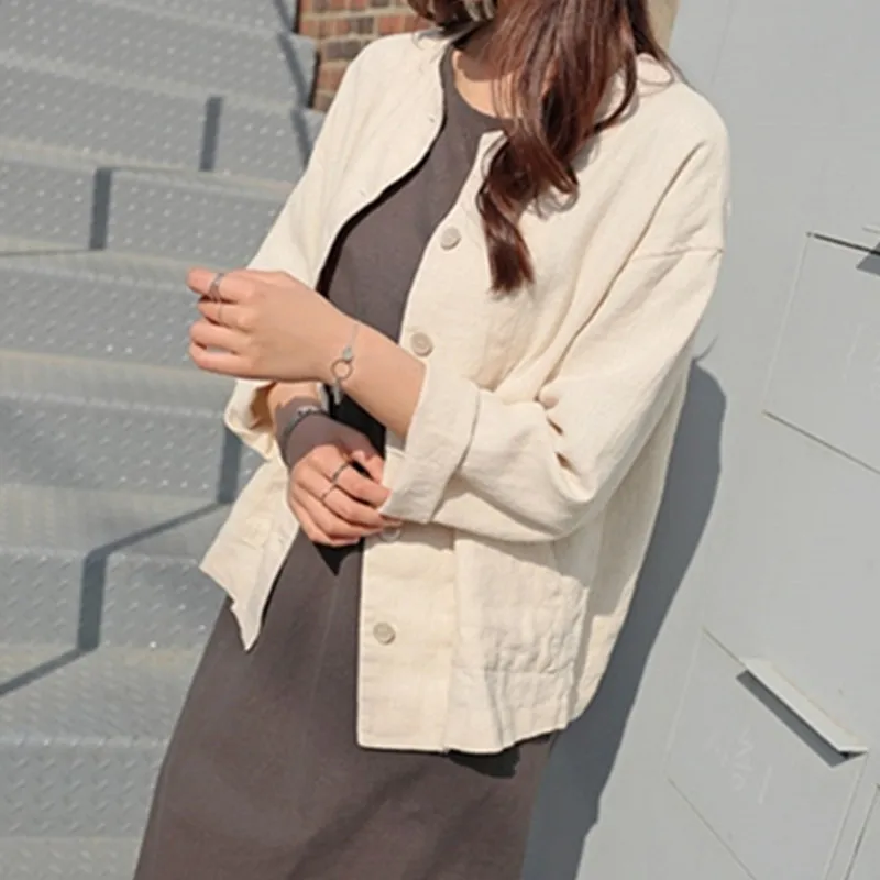 New 2021 Summer Fall Women's Jacket Fashionable Casual Loose Pockets Outerwear Short Cotton and Linen Tops
New 2021 Summer Fall Women's Jacket Fashionable Casual Loose Pockets Outerwear Short Cotton and Linen Tops