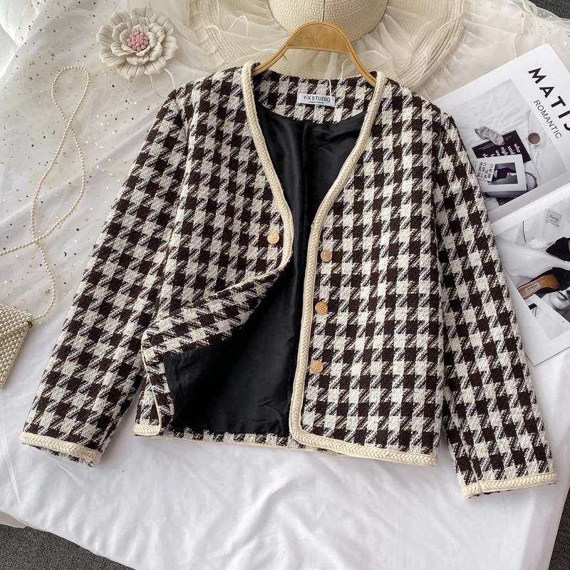 Xiaoxiangfeng Celebrity Tweed Plaid Jacket Female Autumn And Winter Hepburn All-match Loose V-neck Woolen Shirt Trend
Xiaoxiangfeng Celebrity Tweed Plaid Jacket Female Autumn And Winter Hepburn All-match Loose V-neck Woolen Shirt Trend