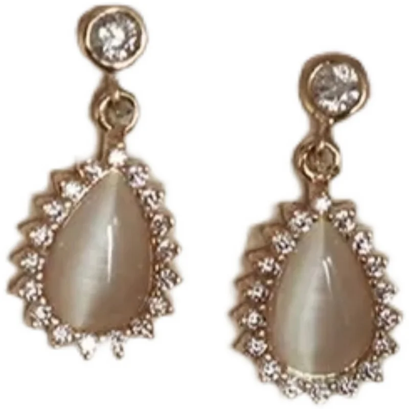 S925 Sterling Silver Water Drop High-Grade Opal Earrings Women's Niche Temperament Instafamous Elegance Retro Summer Cold Style
S925 Sterling Silver Water Drop High-Grade Opal Earrings Women's Niche Temperament Instafamous Elegance Retro Summer Cold Style
