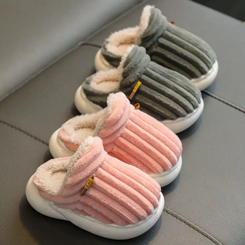 Autumn and Winter 2021 New Cute Cartoon Boy Girl Children's Cotton Slippers Home Net Red Children's Cotton Shoes
Autumn and Winter 2021 New Cute Cartoon Boy Girl Children's Cotton Slippers Home Net Red Children's Cotton Shoes