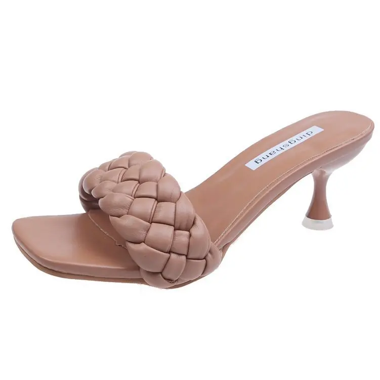 High-Heeled Shoes Lady Woman's Slippers Luxury Slides Square Toe Low Rubber Flip Flops 2021 Designer Thin Summer Hawaiian Canvas
High-Heeled Shoes Lady Woman's Slippers Luxury Slides Square Toe Low Rubber Flip Flops 2021 Designer Thin Summer Hawaiian Canvas