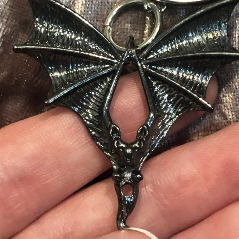 2020 Fashion Flying Vampire Bat Chocker Necklace Dark Style Choker Creative Gift Punk Demon Gothic Jewelry For Women Aesthetics
2020 Fashion Flying Vampire Bat Chocker Necklace Dark Style Choker Creative Gift Punk Demon Gothic Jewelry For Women Aesthetics