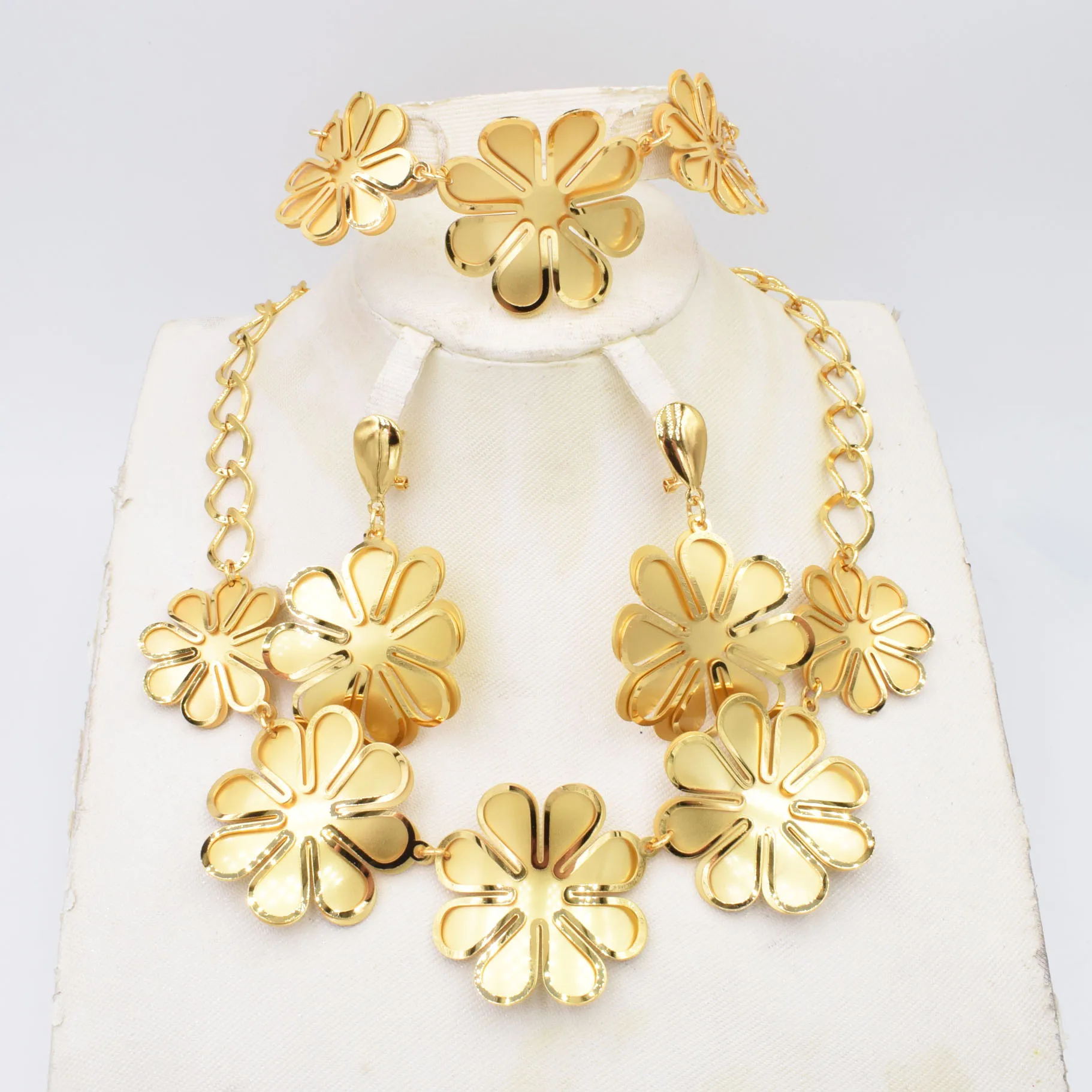 High Quality Dubai Gold color Jewelry Set For Women african beads jewlery fashion necklace set earring jewelry
High Quality Dubai Gold color Jewelry Set For Women african beads jewlery fashion necklace set earring jewelry