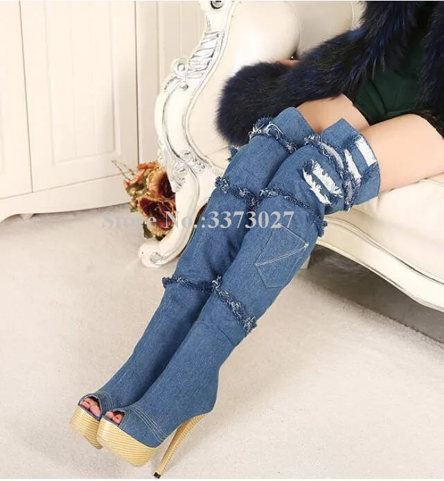 Модные синие джинсовые длинные сапоги на платформе женские выше колена высоком