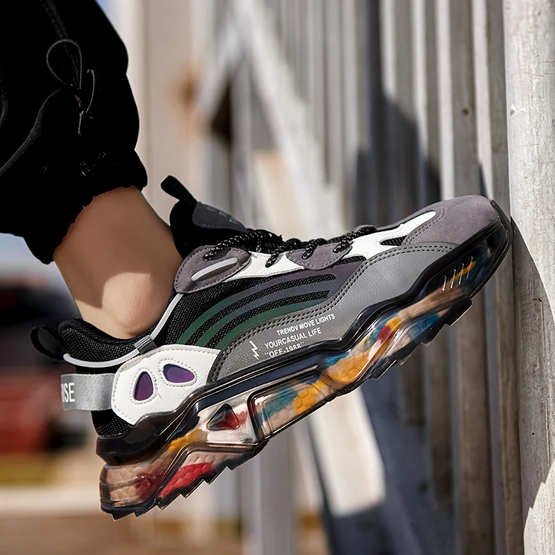 2021 Men Running Shoes Fashion Breathable Outdoor Male Sports Shoes Lightweight Sneakers men Comfortable Out of the ordinary 
2021 Men Running Shoes Fashion Breathable Outdoor Male Sports Shoes Lightweight Sneakers men Comfortable Out of the ordinary