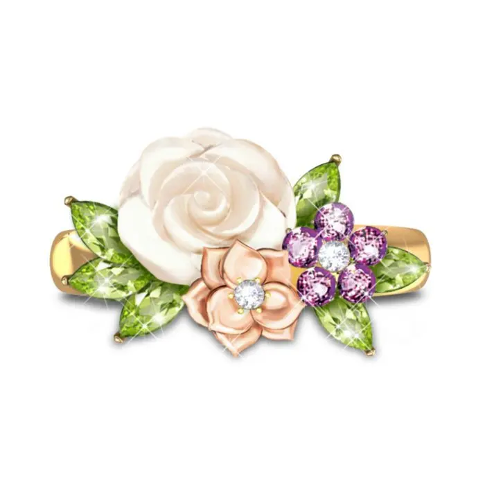 Glory be Europe and the United States the new creative eye drill female flower ring set with emeralds horse
Glory be Europe and the United States the new creative eye drill female flower ring set with emeralds horse