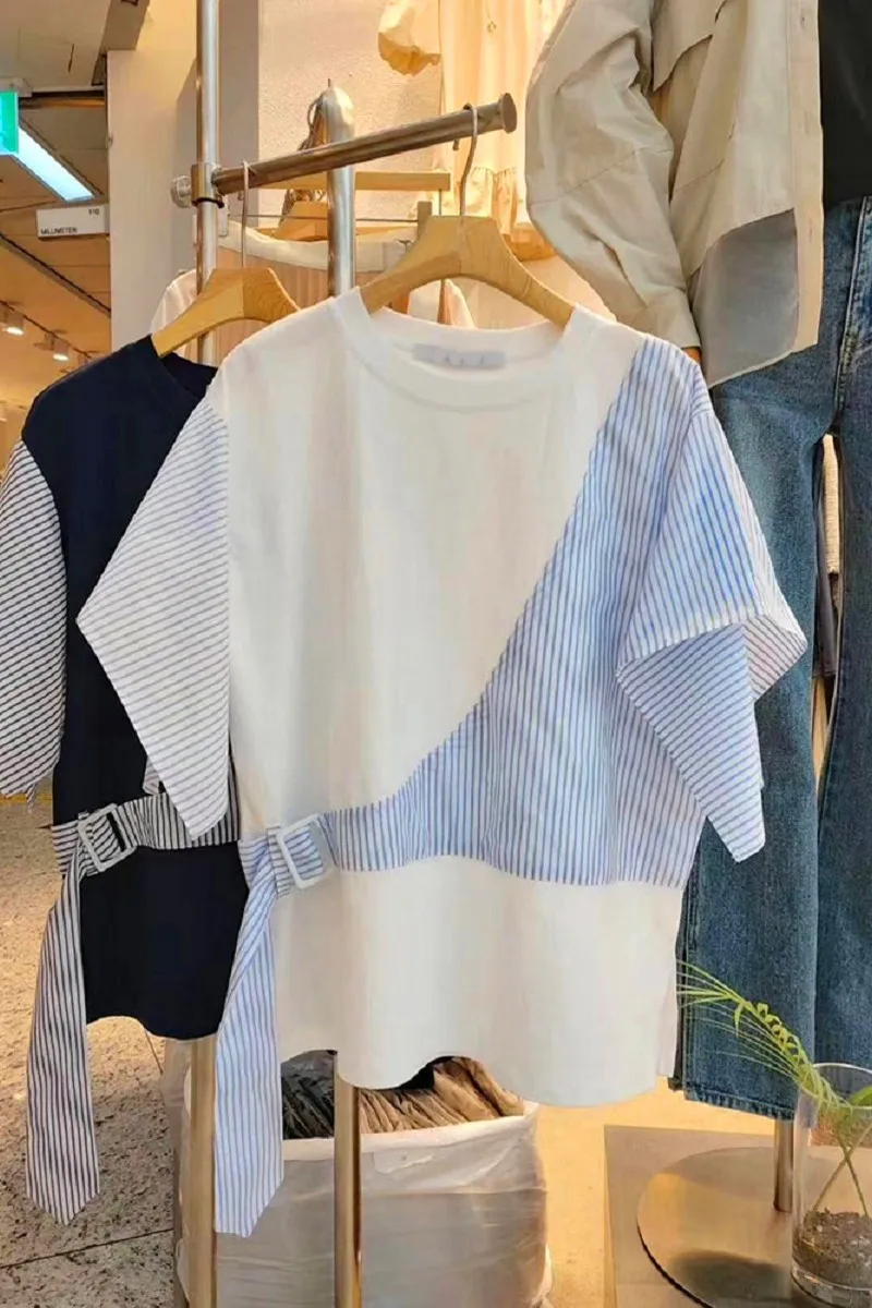 Girl Special Shirt 2021 Summer New Striped Buckle Patchwork Short Sleeved T-shirt Women's Round Neck Casual Tops
Girl Special Shirt 2021 Summer New Striped Buckle Patchwork Short Sleeved T-shirt Women's Round Neck Casual Tops