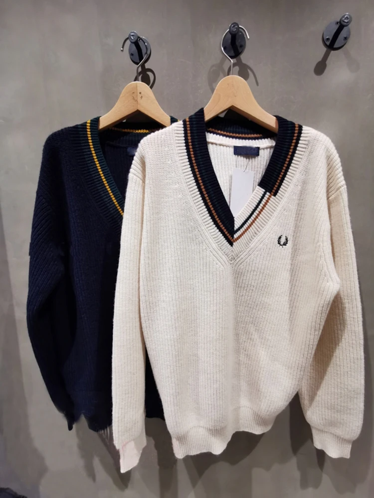 New Wheat FP 2021 English Preppy Style Color V-Neck Long Sleeve Pullover Wool Sweater for Both Men and Women
New Wheat FP 2021 English Preppy Style Color V-Neck Long Sleeve Pullover Wool Sweater for Both Men and Women